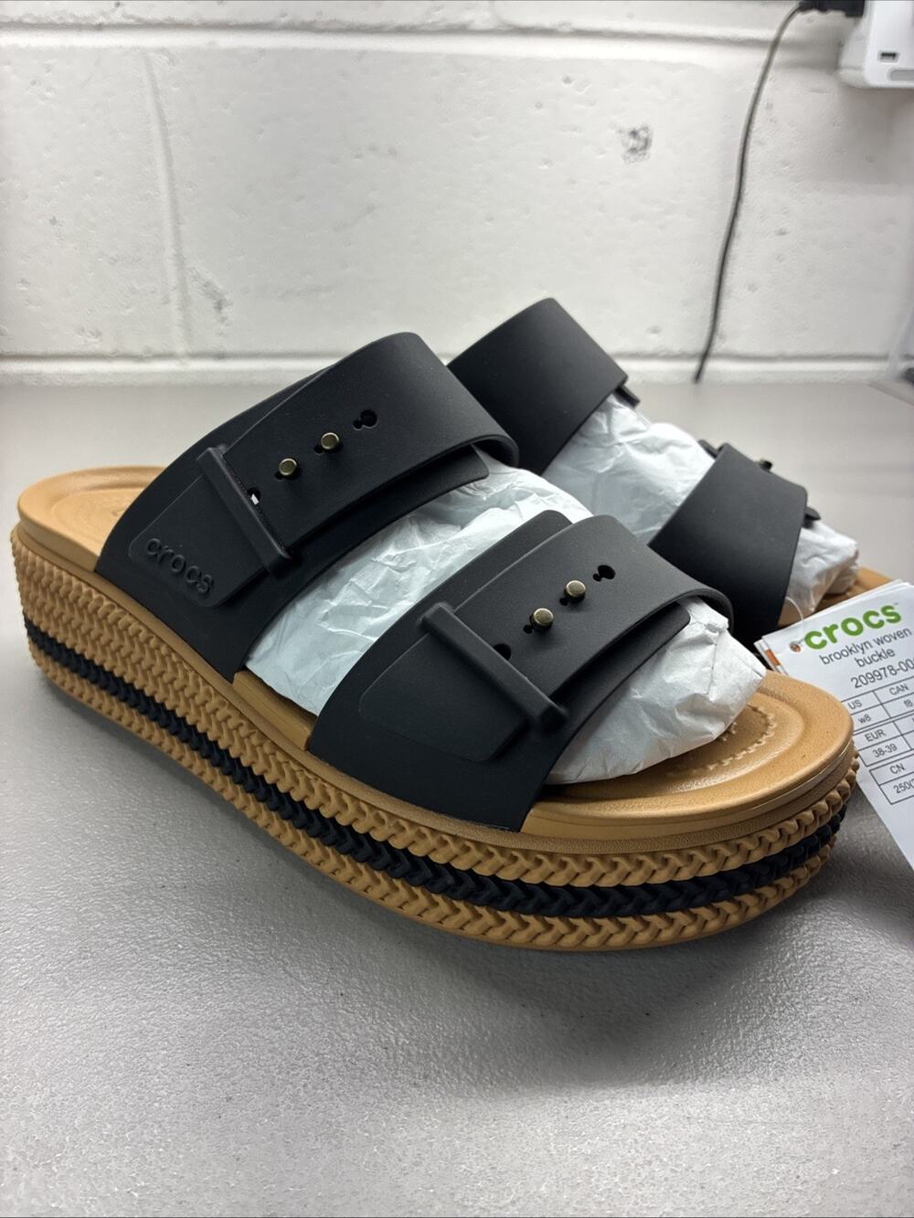 New Crocs Brooklyn Woven Buckle 209978-001 Women's Size 8 Black Slide Sandals